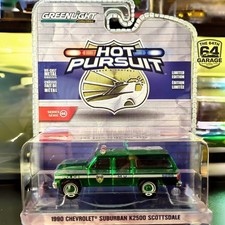 GreenLight Chase 1/64 Hot Pursuit 1990 Chevy Suburban NYPD Green Metallic Car