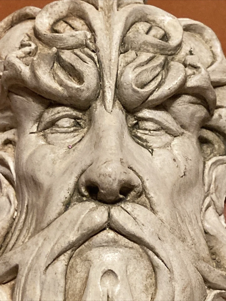 Placa colgante de pared cara de hombre verde caprichosa decoración de hogar o jardín Foto 3 de 4