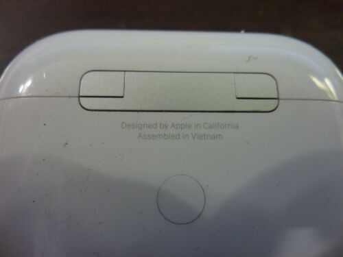 Apple AirPods Pro A2190 Charging Case AS IS Won't Sync - Picture 3 of 7