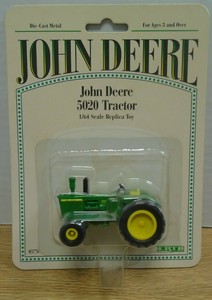 1//64 ERTL JOHN DEERE 5020 TRACTOR