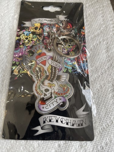 Ed Hardy By Christian Audigier New York City Skull with Wings Keychain New Free - Afbeelding 1 van 2