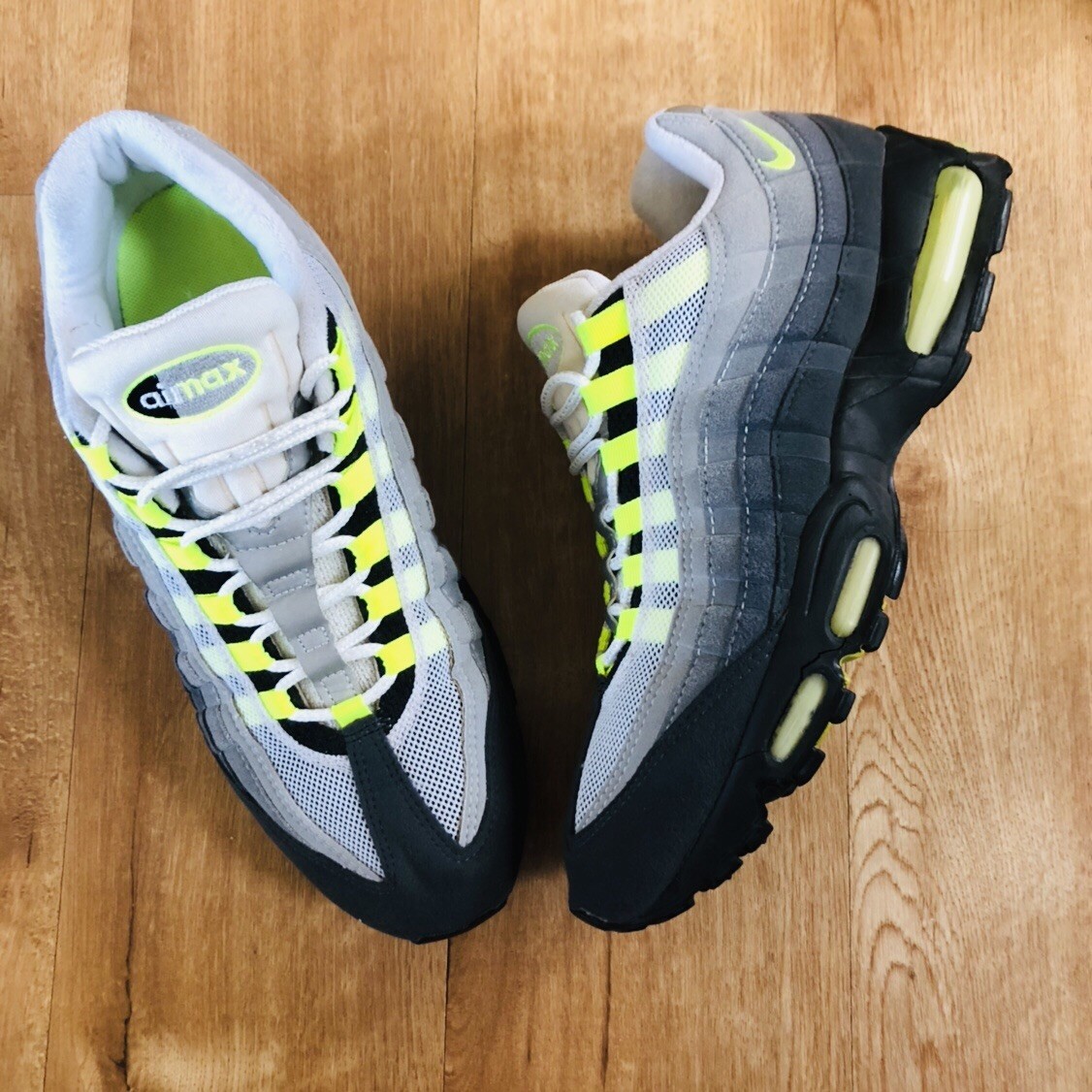 DS 1997 OG Nike Air Max 95 Sz 12 Grey Neon - original vintage cool yellow DS 1997 OG Nike Air Max 95 Sz 12 Grey Neon - original vintage cool yellow