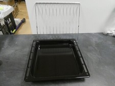 lèche frites + grille  pour cuisinière Indesit model is5v5ccw/e  (occasion )