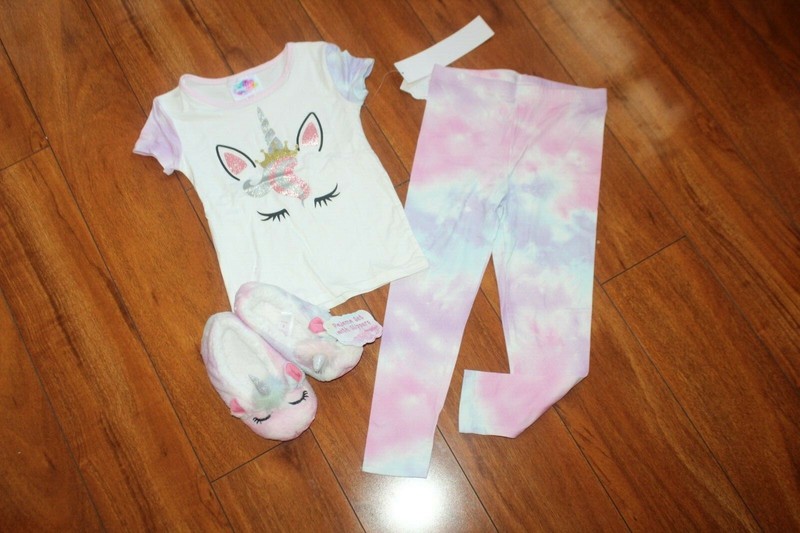 NWT GIRLS BMAGICAL SZ 5 PAJAMAS, SLIPPERS UNICORN