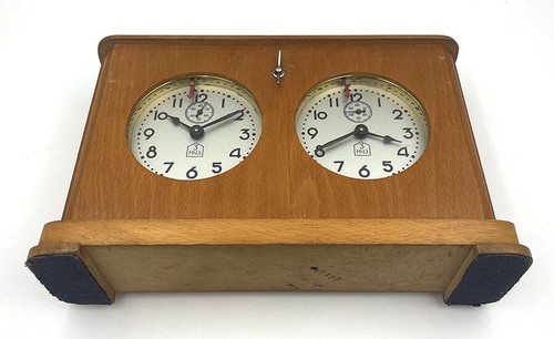 3-MCHZ (JANTAR YANTAR) VINTAGE USSR HOLZ SCHACHUHR 4-57 - Bild 5 von 13