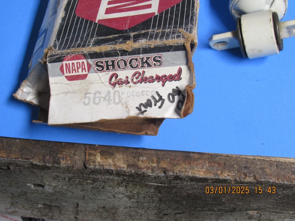 Amortiguadores de gas delanteros volvo 140/160 Foto 2 de 2