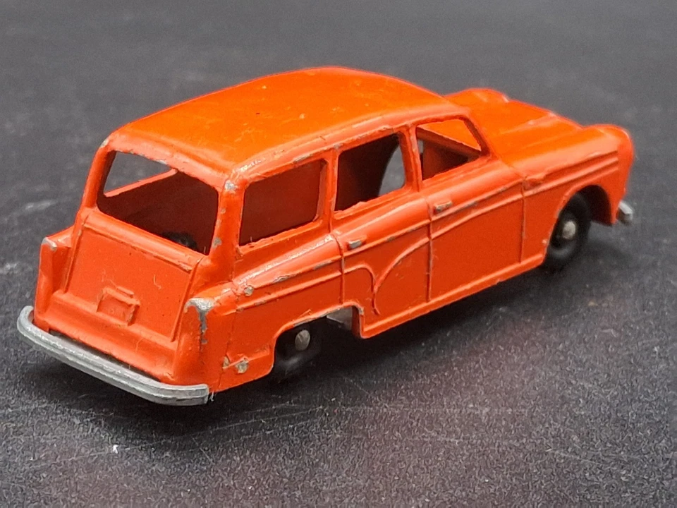 Vintage 1960s 0Budgie Models NO 15 Austin A95 Westminster Countryman Orange - Image 3 of 4
