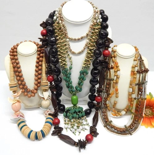 VINTAGE TO NOW BOHO THEMED FASHION /COSTUME JEWELRY NECKLACE LOT