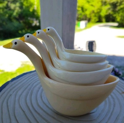 Vintage set of J.S.N.Y.  nesting goose measuring cups.  Set Of 4 Vintage