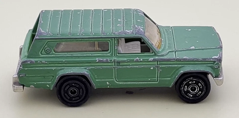 Jeep Cherokee Majorette, cod. N° 236, échelle 1/64 ** - Photo 1/4