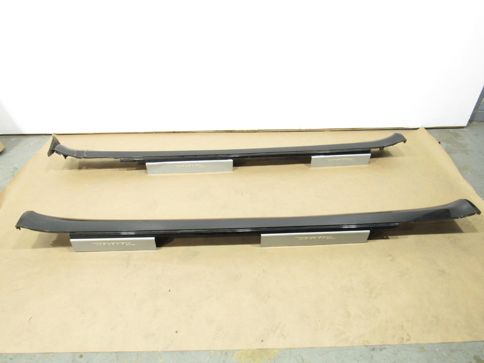 Maserati Quattroporte 2007 Left Right Rocker Panel Molding Set 2 PCS 04-08 ;:Y