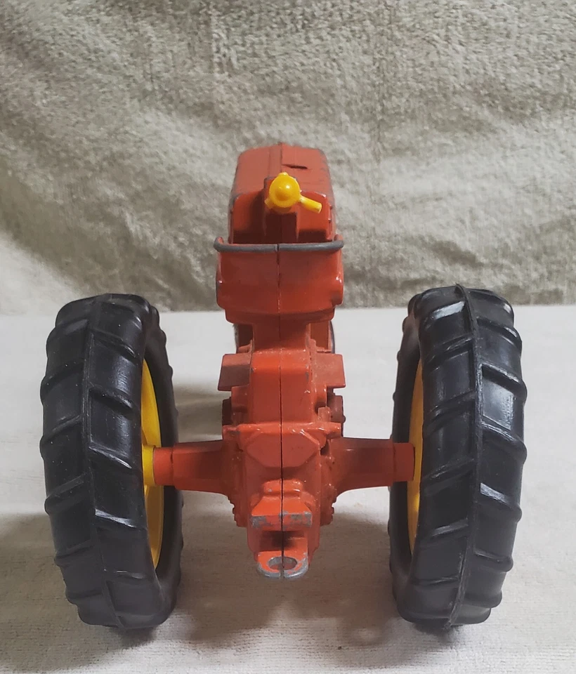 Trator dianteiro estreito Hubley 1970 usado em escala 1/16 - Imagem 4 de 4