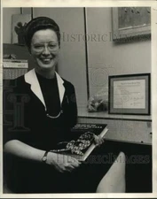 1981 Press Photo Sister Grace Swift poses for portrait - noc72404