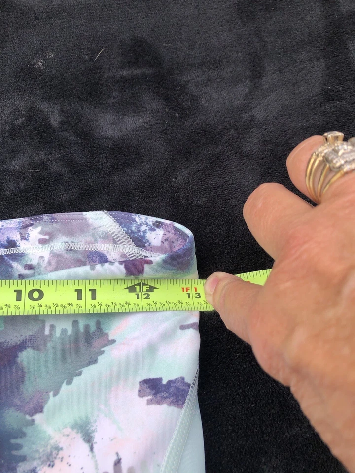 Capris de entrenamiento Under Armour Heatgear Armour para niñas negro mediano Foto 3 de 4