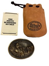 VINTAGE 1970s  MOUNT RUSHMORE  ART COMMEMORATIVE BELT BUCKLE