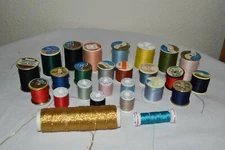 26  VINTAGE  spools thread assorted spools Red blue green black GOLD ++ EUC
