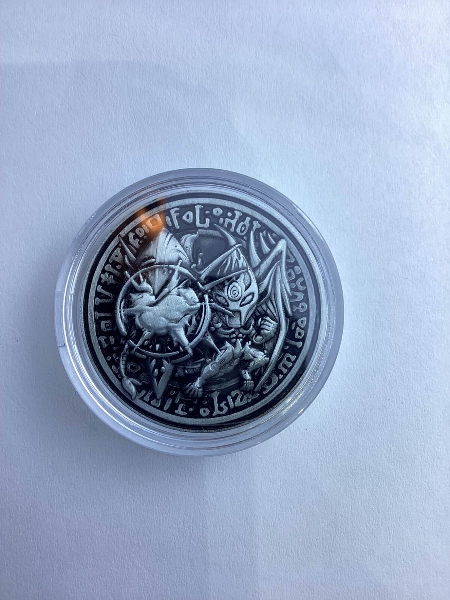 杨龙石 作（王維翰印） 尺寸：8.3 cm x2.7 cmx2.7 cm 2024 2 oz Antique Chad Silver Double Dragon God Of Wealth Coin l