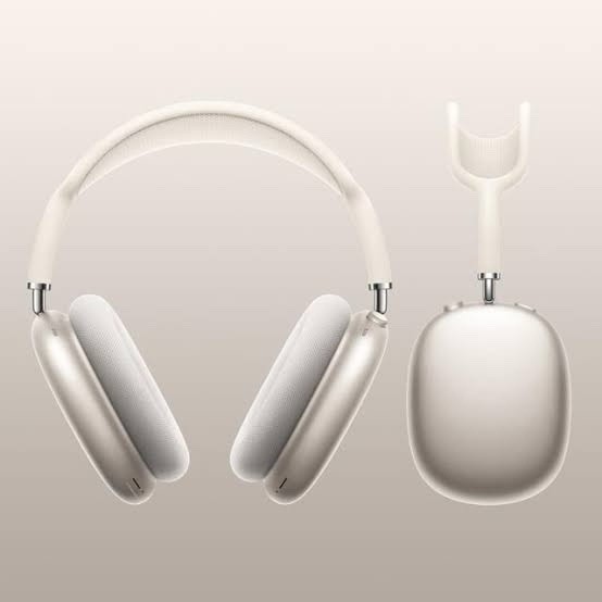 Apple AirPods Max Wireless Bluetooth Over-Ear Headphones Silver Noise Isolation