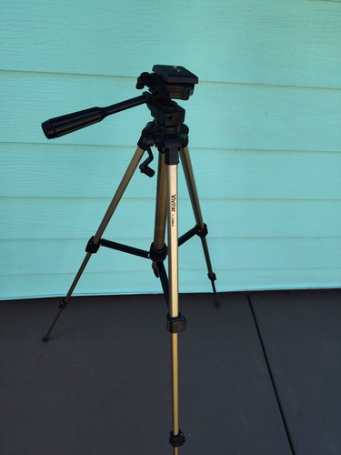 Vivitar V-2200 GX Film Camera tripod With Camera Mounting Pad