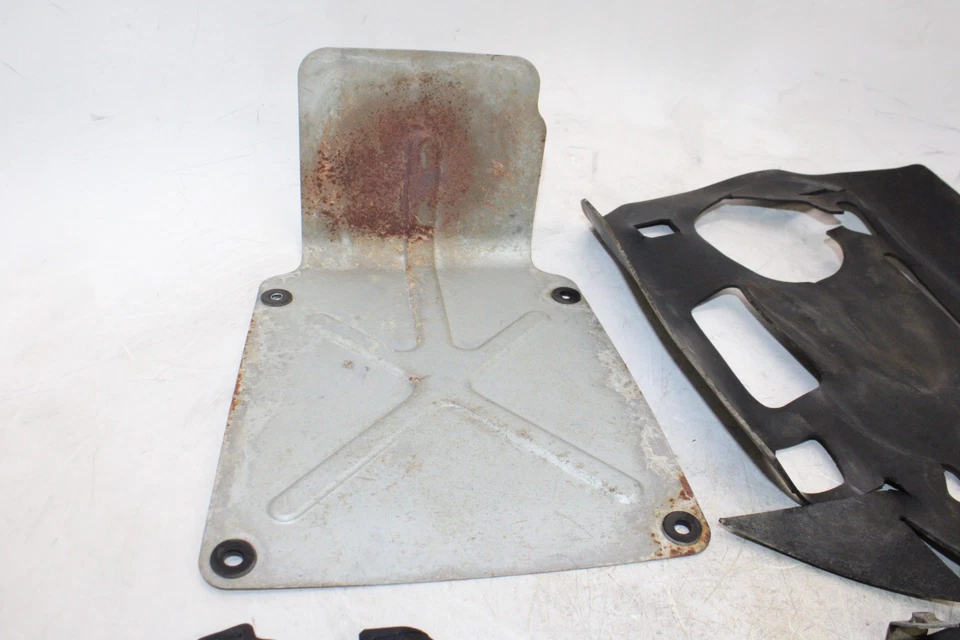 Suzuki Quadrunner 1990 4x4 LT4x4 OEM cubiertas de plástico varios soportes Foto 3 de 4