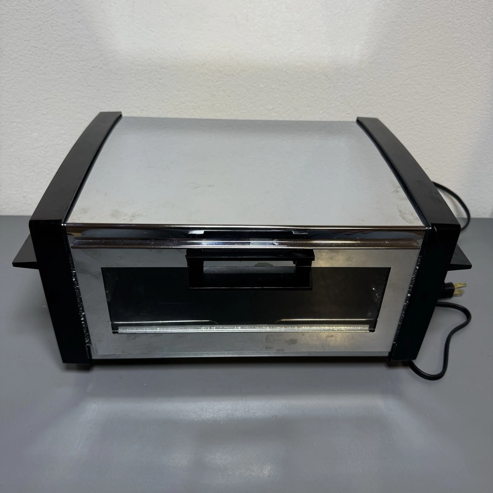 Vintage Toastmaster Continuous Cleaning Broiler Model 5219 Rare Toaster Oven