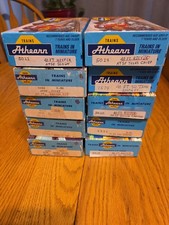 LOT of 10 short Athearn empty blue boxes for model trains