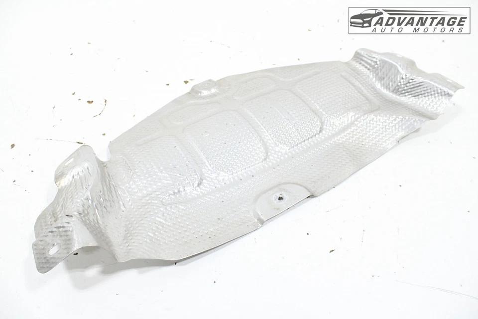 2024-2025 CHEVROLET TRAX 1.2L PLACA DE COBERTURA PROTETORA TÉRMICA DE ESCAPE TRASEIRO FABRICANTE DE EQUIPAMENTO ORIGINAL - Imagem 3 de 4