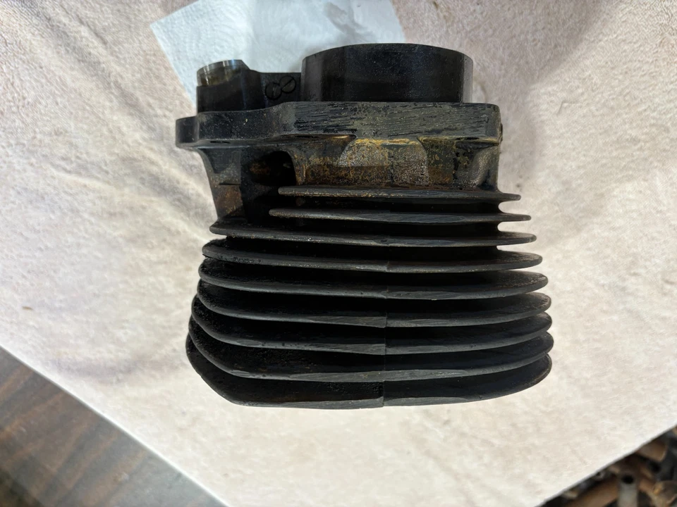 Norton 750 Cylinder With Tappets- Good Condition - Image 3 of 4