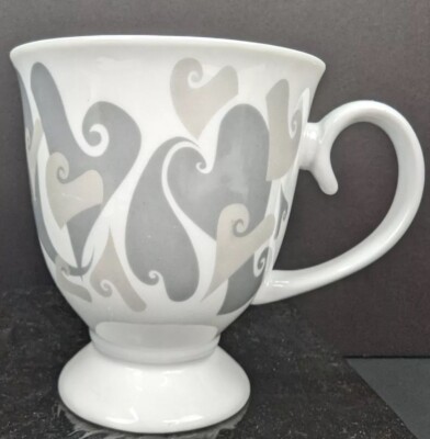 Mary Kay Cosmetics Love Aimer Hearts Footed 8 Oz  Coffee Tea Cup
