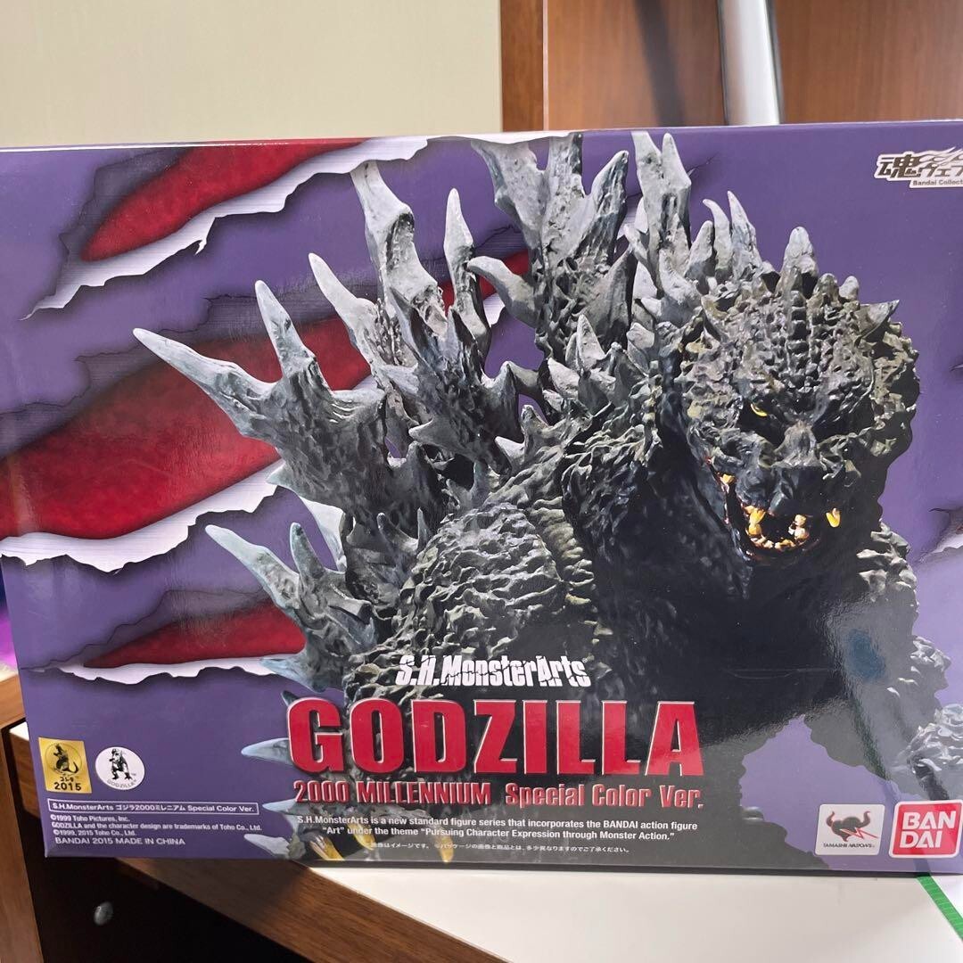 S.H.MonsterArts Godzilla 2000 Millennium Special Color