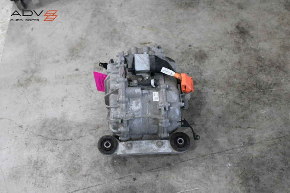 Toyota Crown Hybrid 2023 AWD eléctrico diferencial trasero eje portador OEM 32K Foto 2 de 4