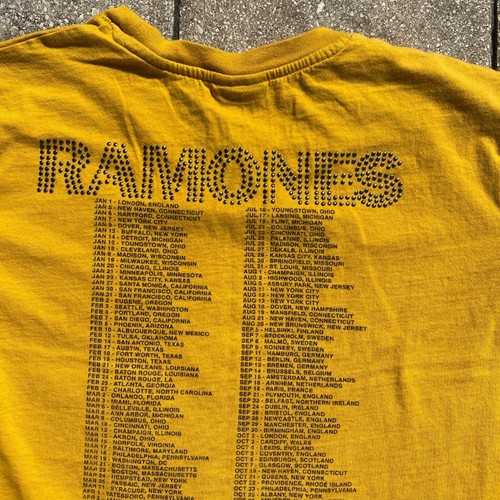 T-shirt ragazza gialla RAMONES abbagliata concerto con date tour taglia media - Foto 12 di 13