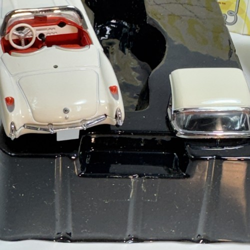Matchbox 1957 WHITE Corvette 1:43 Scale Die Cast CCV03/SA Exchangeable Hard Top - Picture 8 of 24