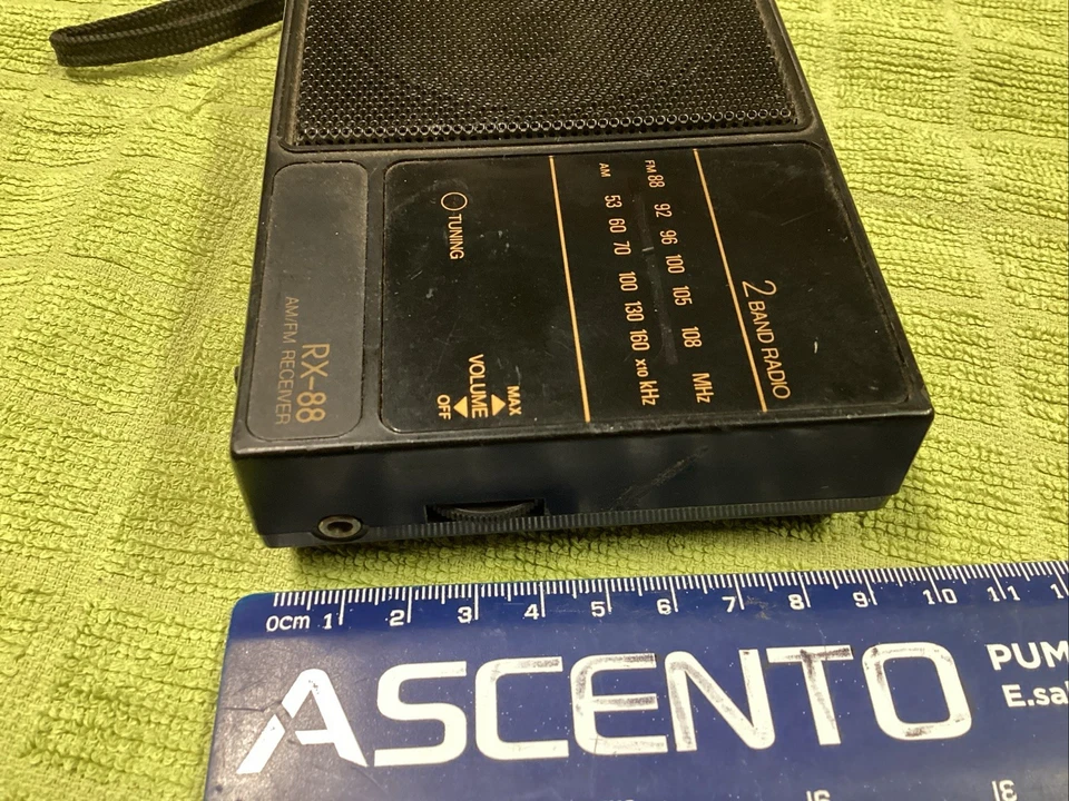 Vintage 1970s 80’s ? Battery RADIO Working, AM & FM Made Hong Kong - image 4 of 4