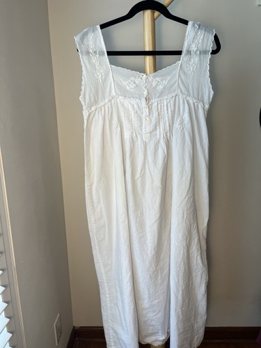 Victorian Classics Nightgown Sz Large Embroidered Cotton Cottagecore Romance G10