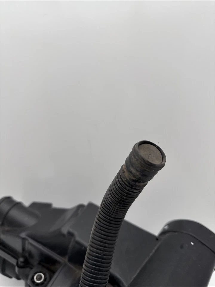 Воздухозаборник очиститель 2010-2014 Volkswagen Jetta Sportwagen 2,0 л TDI OEM отличное состояние - Изображение 4 из 4