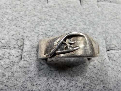 GRANDMA GRABE'S BEAUTIFUL VINTAGE 925 STERLING SILVER SURFER 8.8G RING SIZE 9