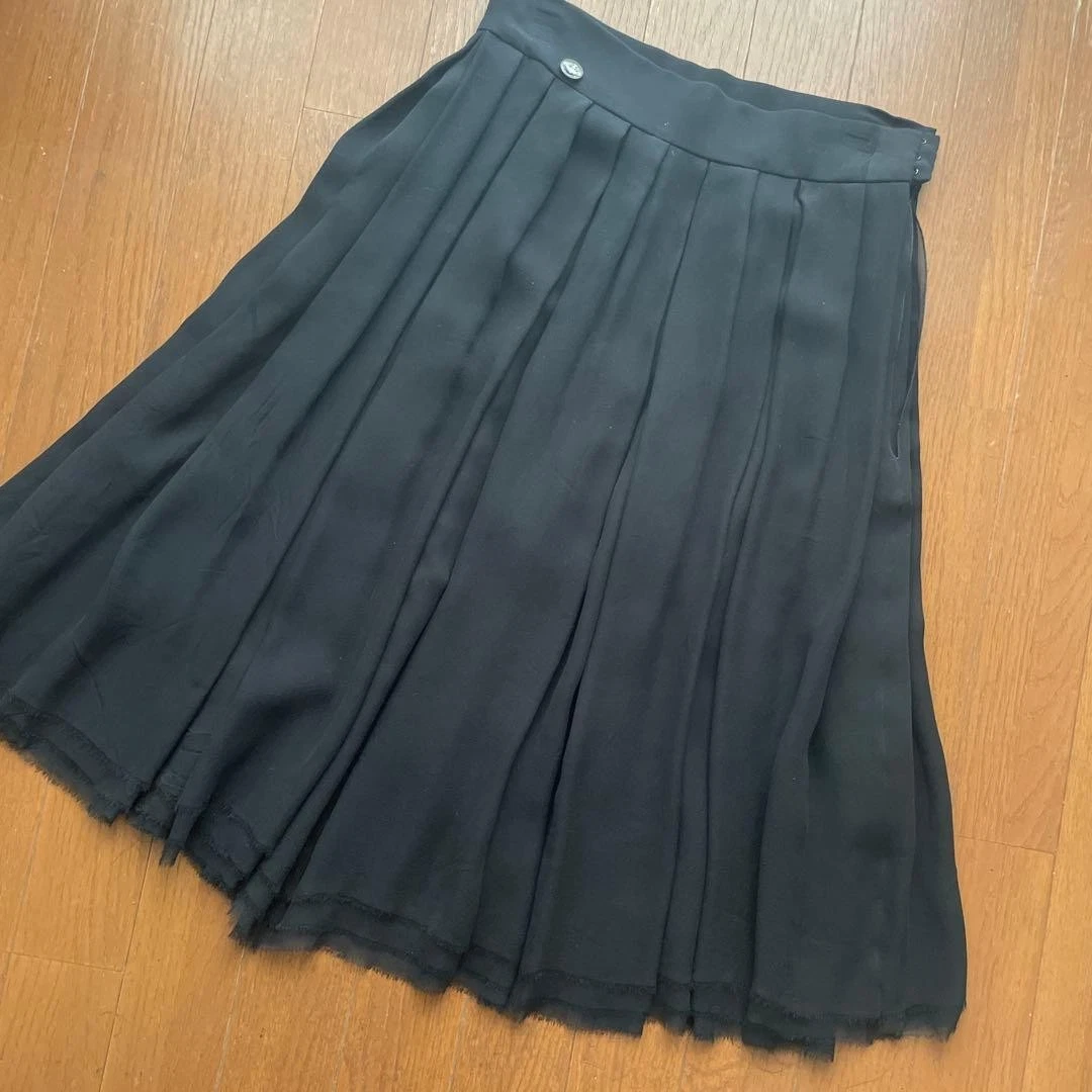 Chanel — CHANEL Authentic Women's Bottoms Pleated Flare Skirt Silk Black Logo Button