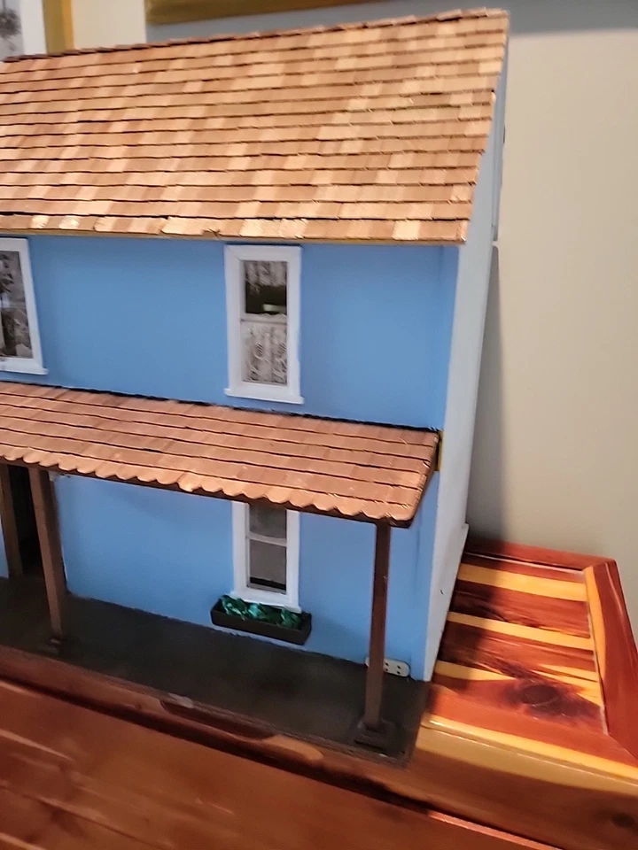 Casa de muñecas grande vintage de 3 pisos 5 habitaciones 25 pulgadas de alto por 24 pulgadas de ancho Foto 3 de 4