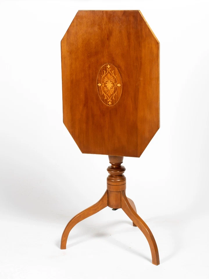 Mesa superior inclinable con incrustaciones, New Hampshire Estate Foto 4 de 4