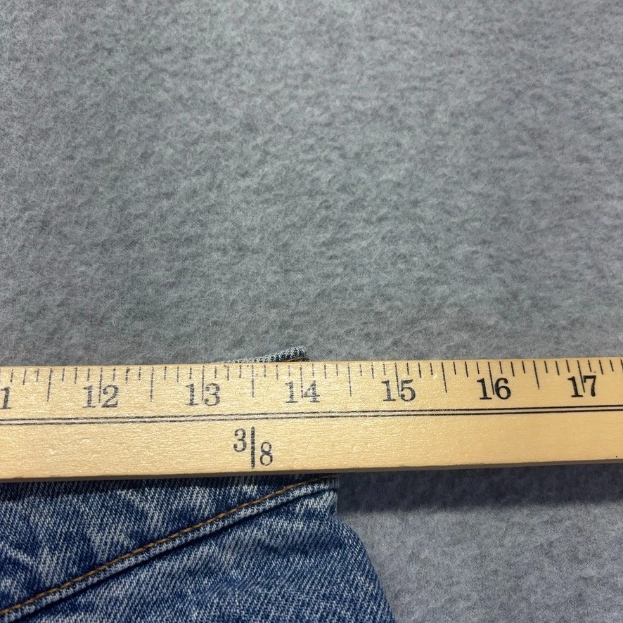 Denim vintage Levis para mujer 7 azul blanco lengüeta calce ajustado tiro medio lavado medio Foto 3 de 4