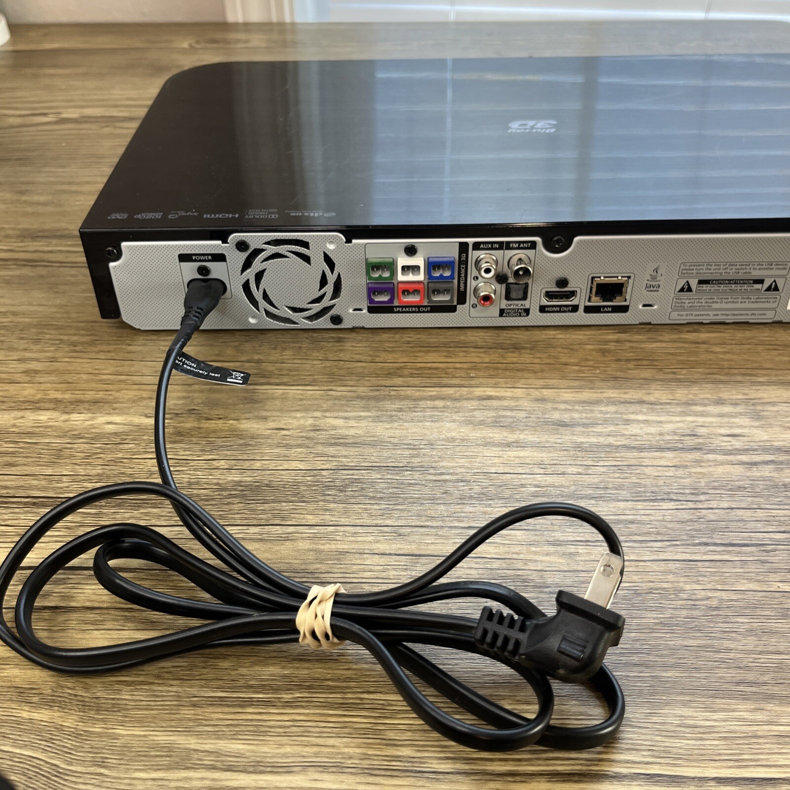 Samsung Home Theater Entertainment System BluRay 3D DVD 5.1 Channel HT