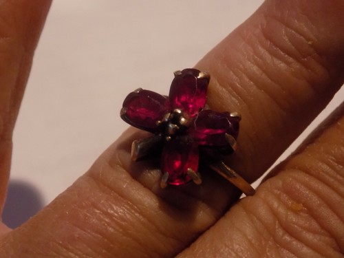 Antique10k yellow gold pink stone flower ring (207) - Picture 5 of 5