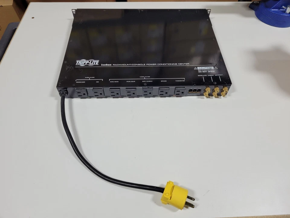 Tripp Lite Isobar Power Conditioner/ Surge Protector HT3100PC - Tested - Image 3 of 3