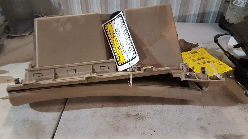 06 07 08 09 10 2008 2009 2010 KIA SEDONA ПРИБОРНОЙ ПАНЕЛИ ВЕРХНИЙ ПЕРЧАТОЧНЫЙ ЯЩИК 4D847-35110 OEM - Изображение 4 из 4