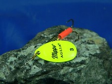 1 Cucchiaino Mepps Aglia Fluo pesca trota marmorata, persico, black bass, aspio