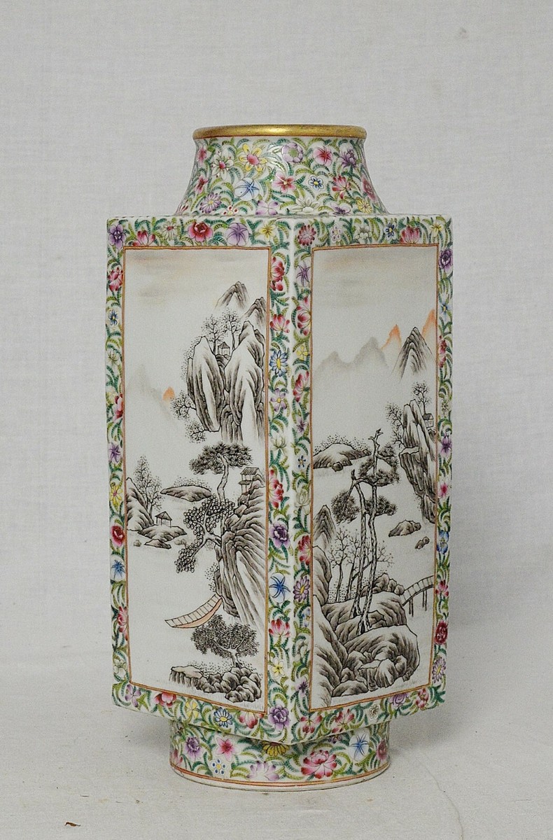 Chinese Famille Rose Porcelain Square Vase With Studio Mark M3207