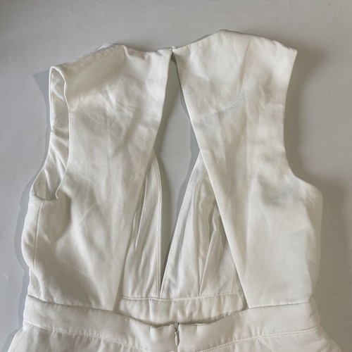 Do+Be Womens Romper Sz M Ivory Short Sleeveless Plunging Neck Open Back NWOT - Picture 10 of 16