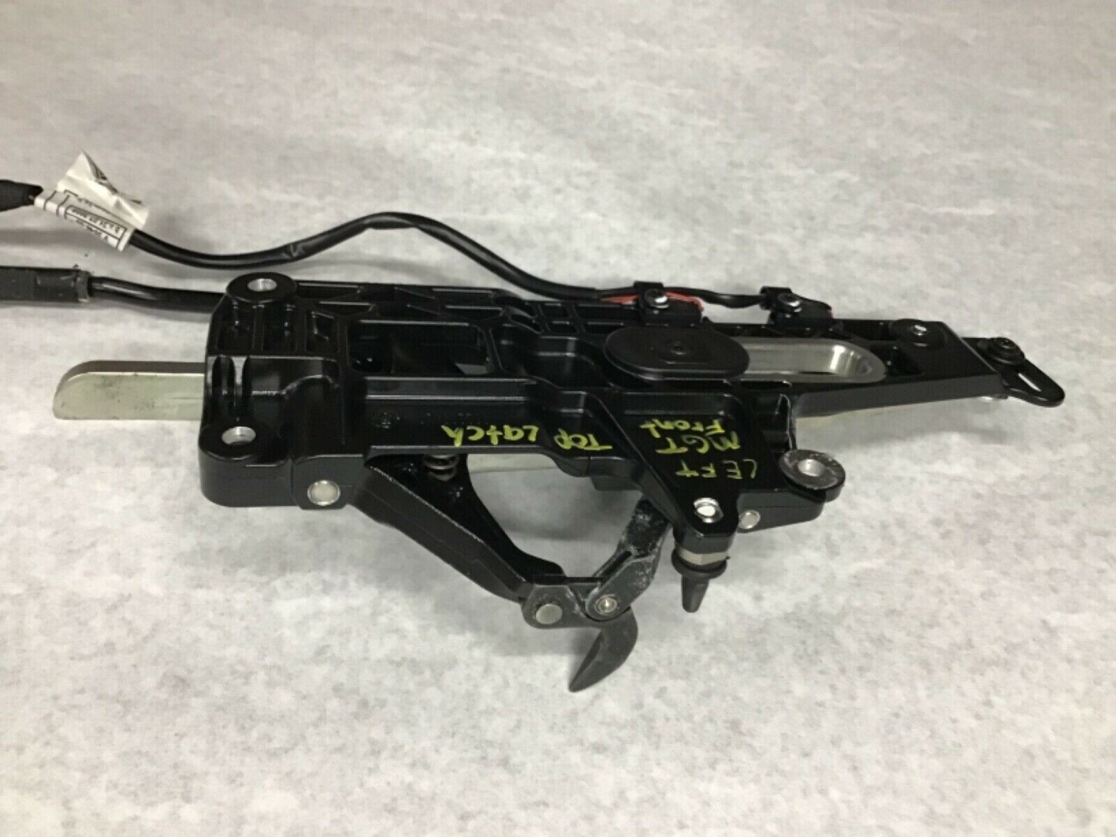 Maserati Gran Turismo convertible WEBASTO Left Driver Side Convertible Top Latch