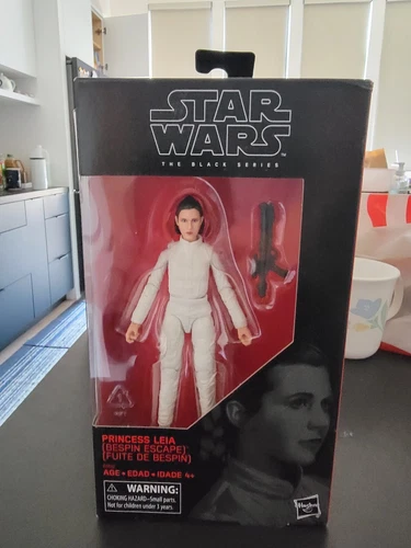 STAR WARS BLACK SERIES 6 IN - PRINCESS LEIA (BESPIN ESCAPE